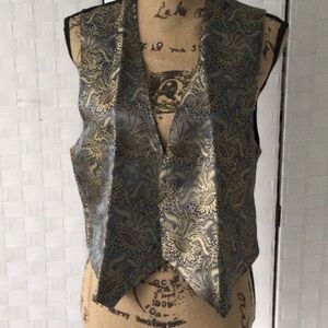 Ann Loy Original Vest color Black and Gold size M   NWOT.  #393